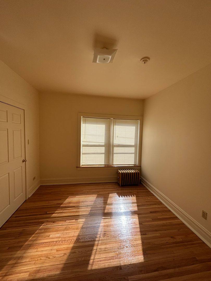 Apartment for rent at 7200-10 S Shore Dr, Chicago, IL 60649