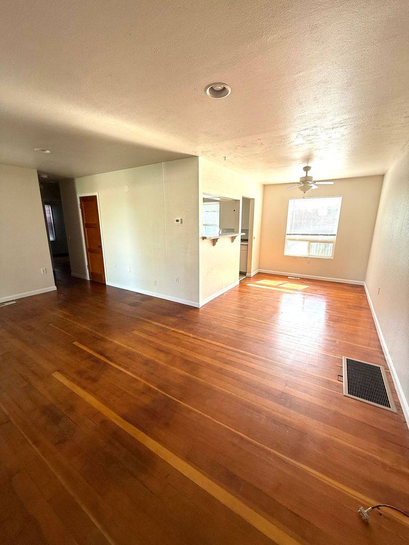 Apartment for rent at 502 504 Barth Ave, Richland, WA 99352