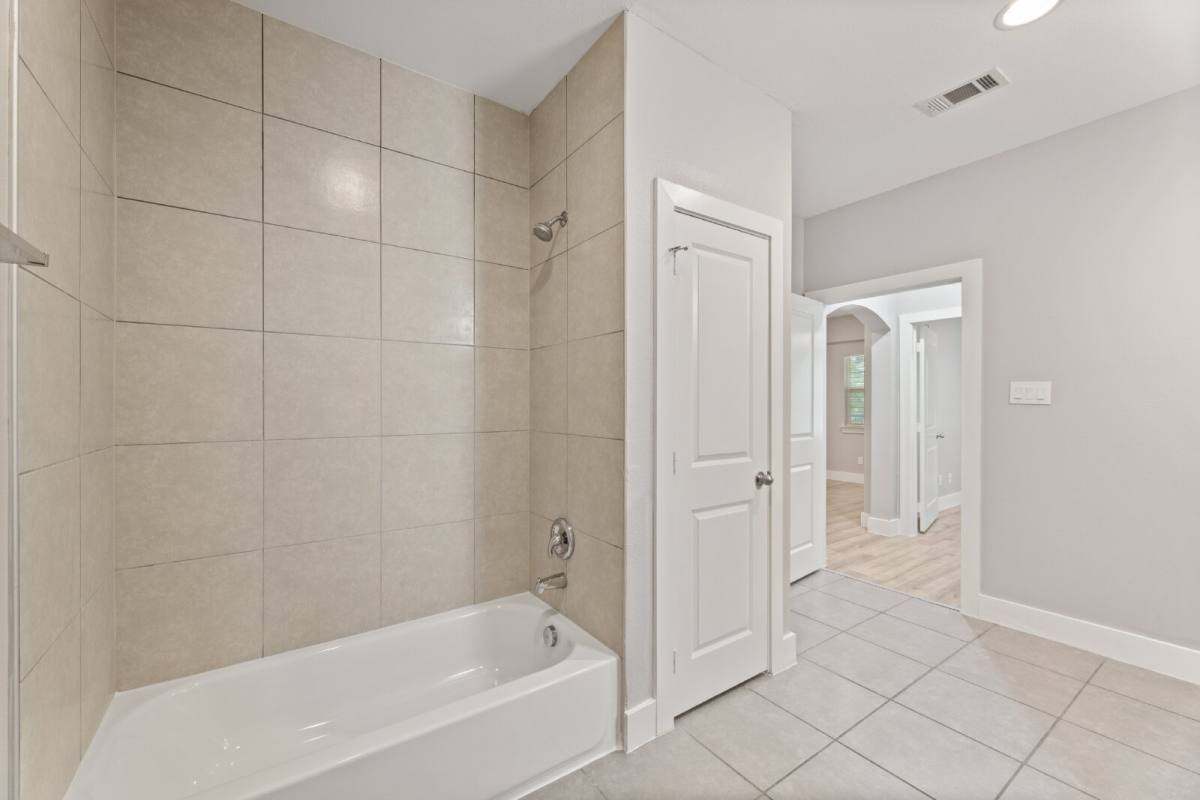 Apartment for rent at 13601 Pinnacle Circle #2103, Euless, TX 76040