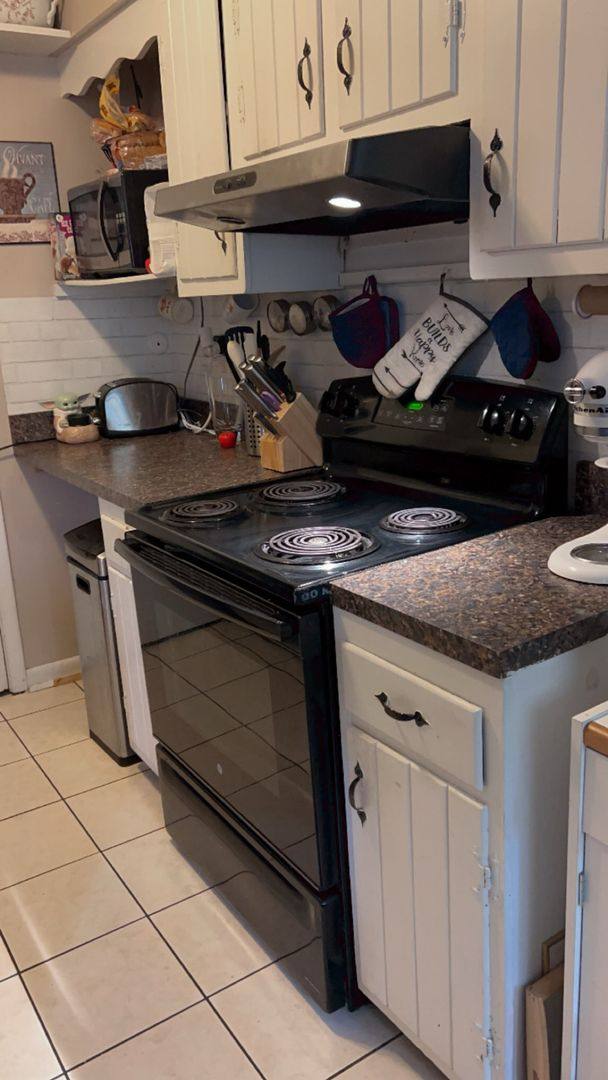 Apartment for rent at 119 Bridge St, Morton, PA 19070