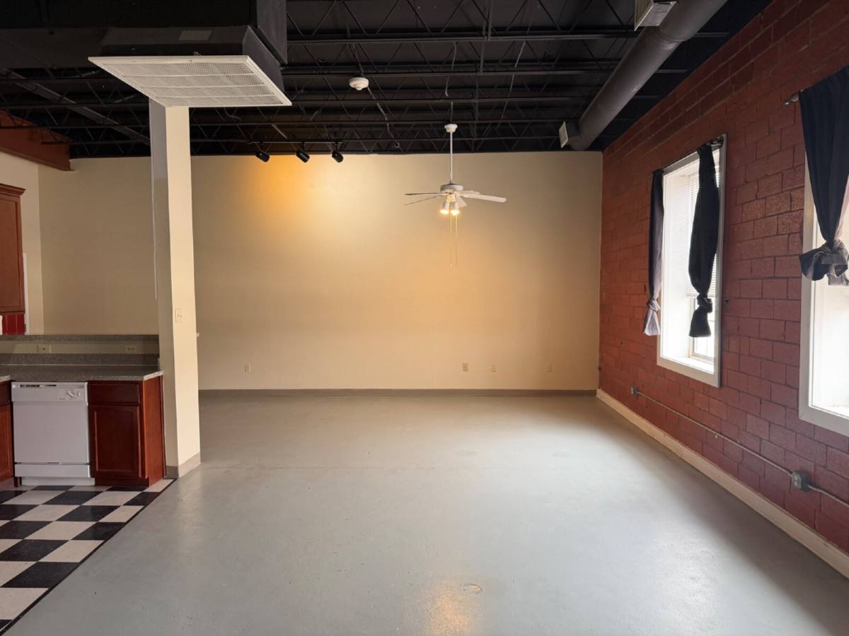 Apartment for rent at 1414 Texas Ave #7B, Lubbock, TX 79401