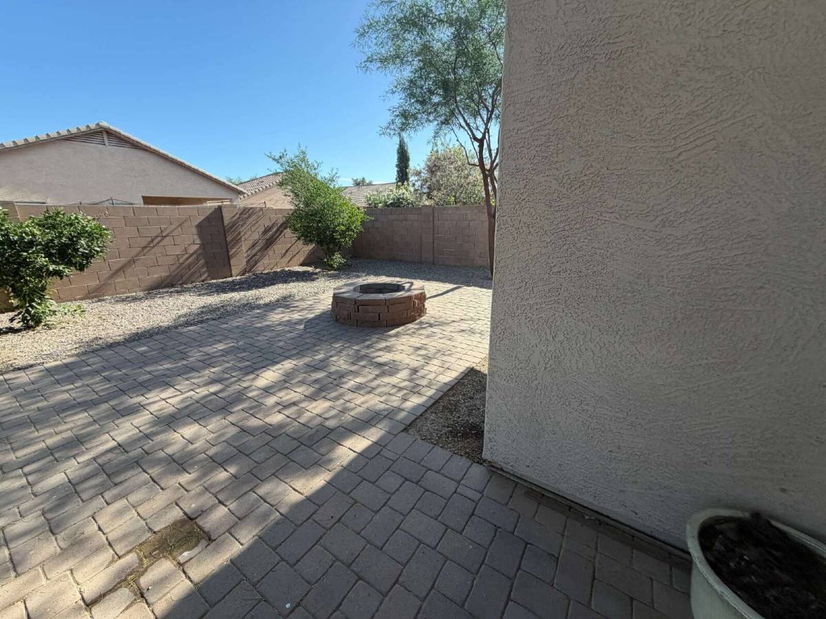 House for rent at 70 W Burkhalter Dr, San Tan Valley, AZ 85143