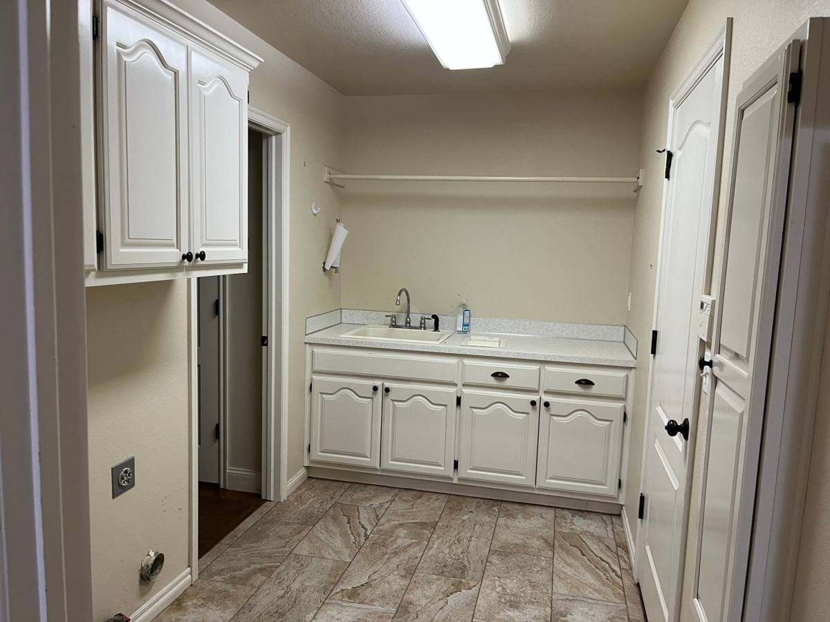 House for rent at 4308 S Walnut Ave, Broken Arrow, OK 74011