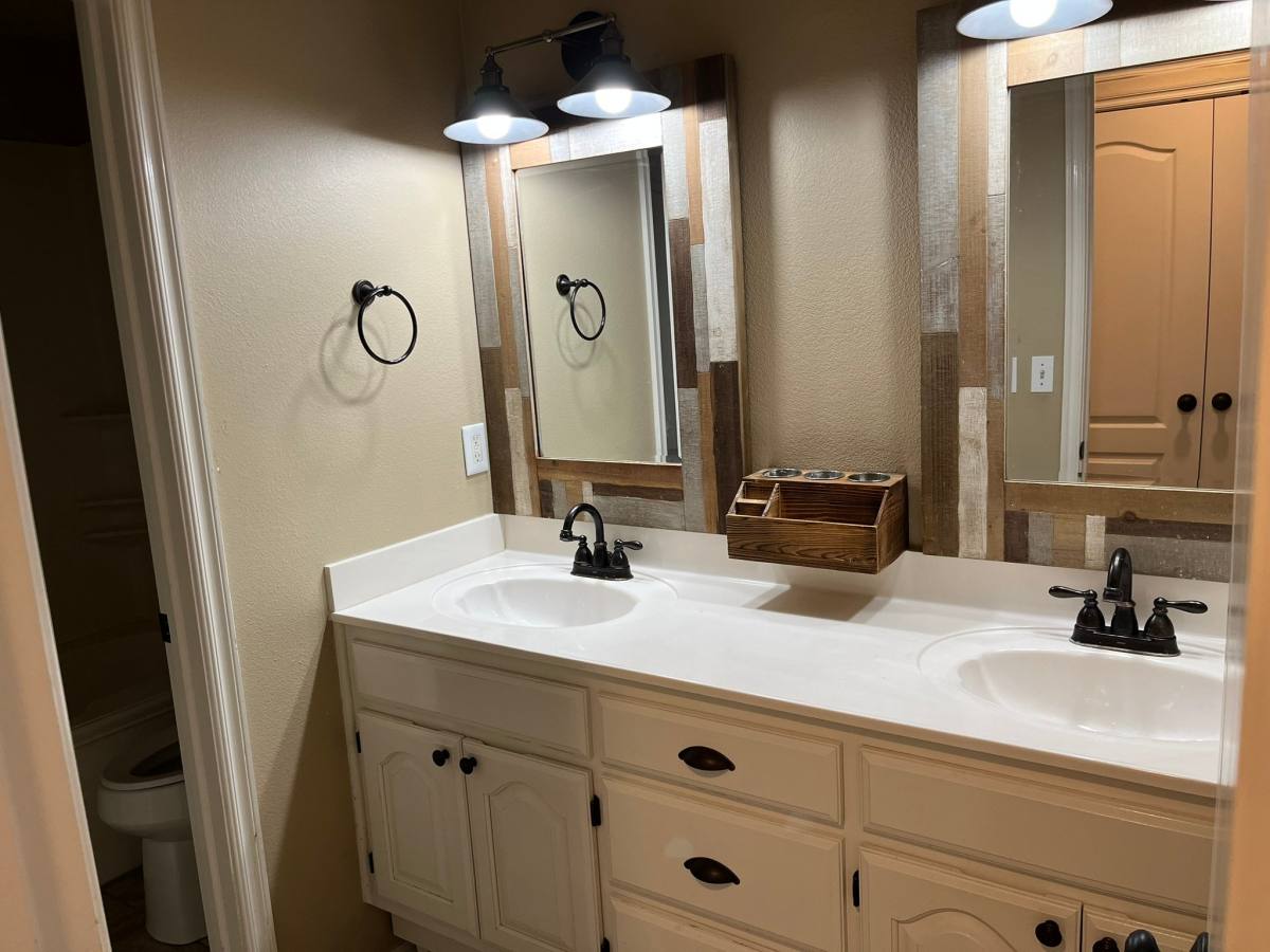 House for rent at 4308 S Walnut Ave, Broken Arrow, OK 74011