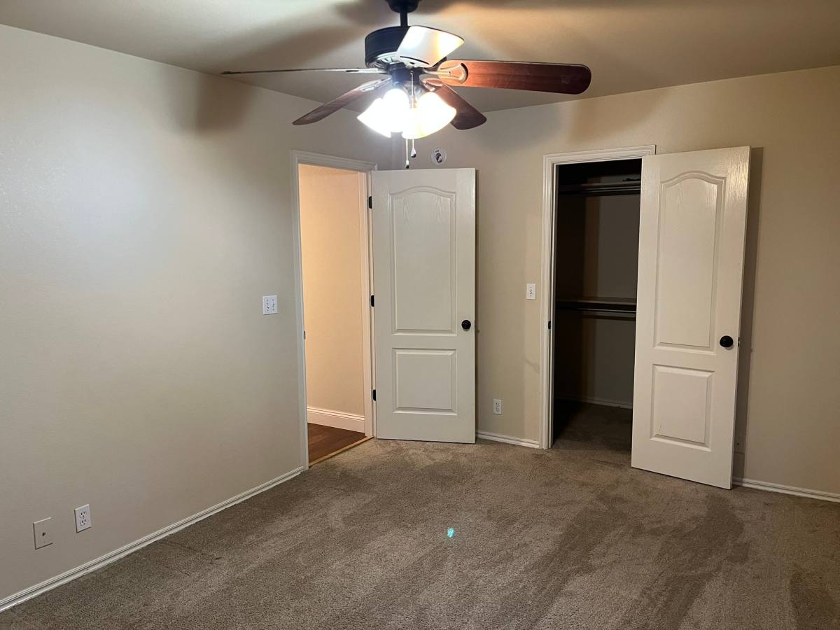 House for rent at 4308 S Walnut Ave, Broken Arrow, OK 74011