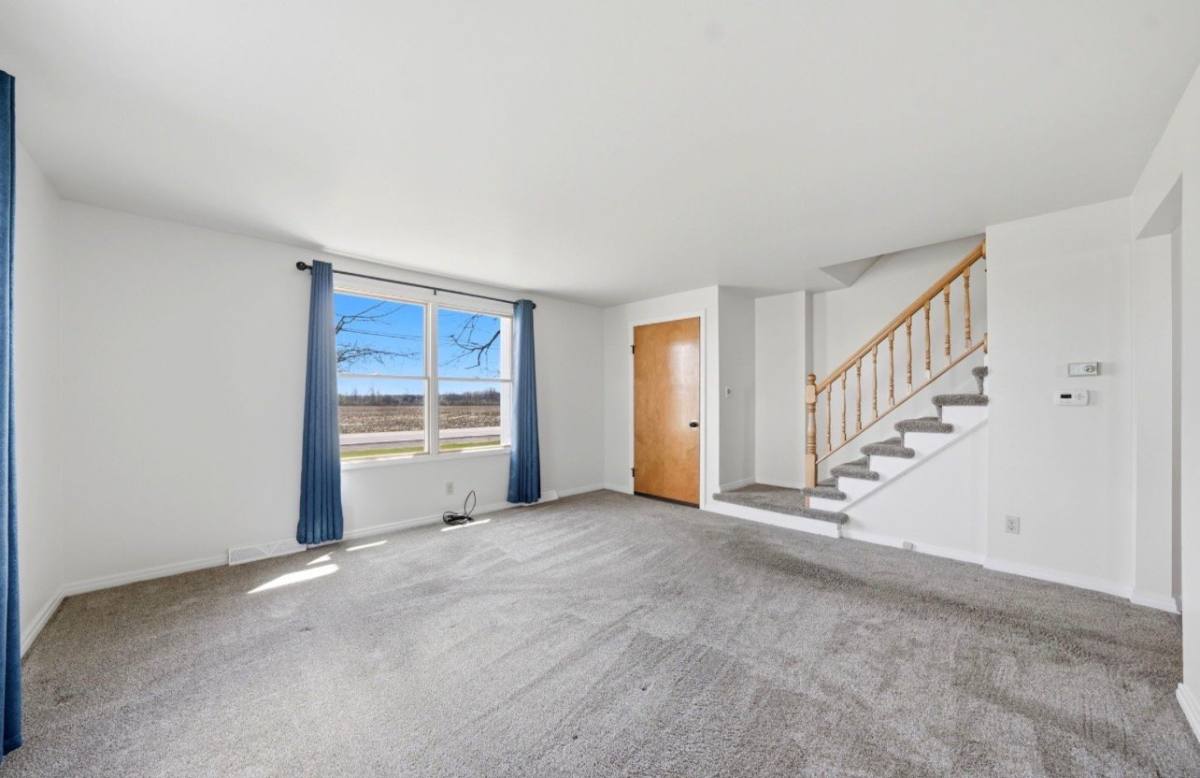 Apartment for rent at 6632 Errick Rd #RIGHT, North Tonawanda, NY 14120
