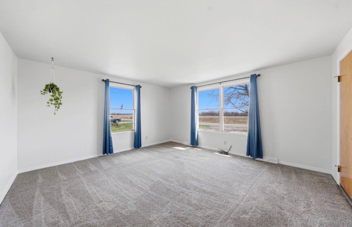 Apartment for rent at 6632 Errick Rd #RIGHT, North Tonawanda, NY 14120