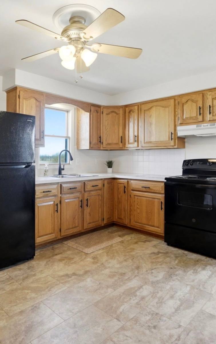 Apartment for rent at 6632 Errick Rd #RIGHT, North Tonawanda, NY 14120