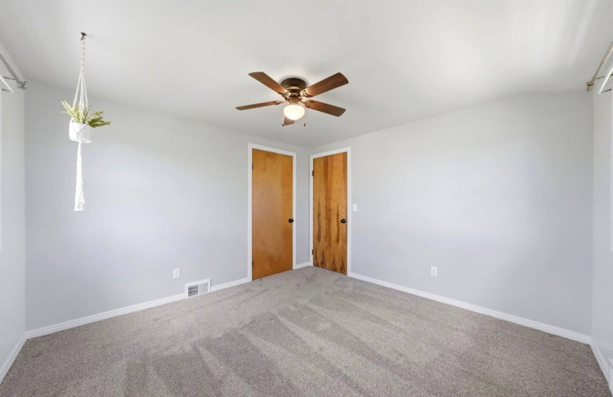 Apartment for rent at 6632 Errick Rd #RIGHT, North Tonawanda, NY 14120