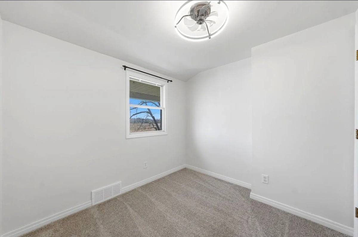 Apartment for rent at 6632 Errick Rd #RIGHT, North Tonawanda, NY 14120