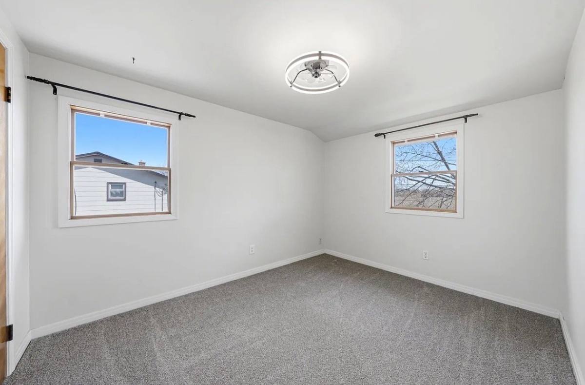 Apartment for rent at 6632 Errick Rd #RIGHT, North Tonawanda, NY 14120