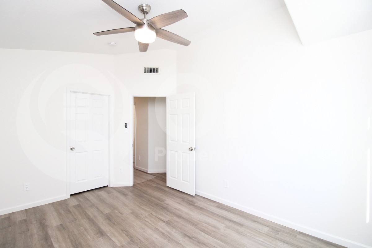 House for rent at 14646 N 90th Dr, Peoria, AZ 85381