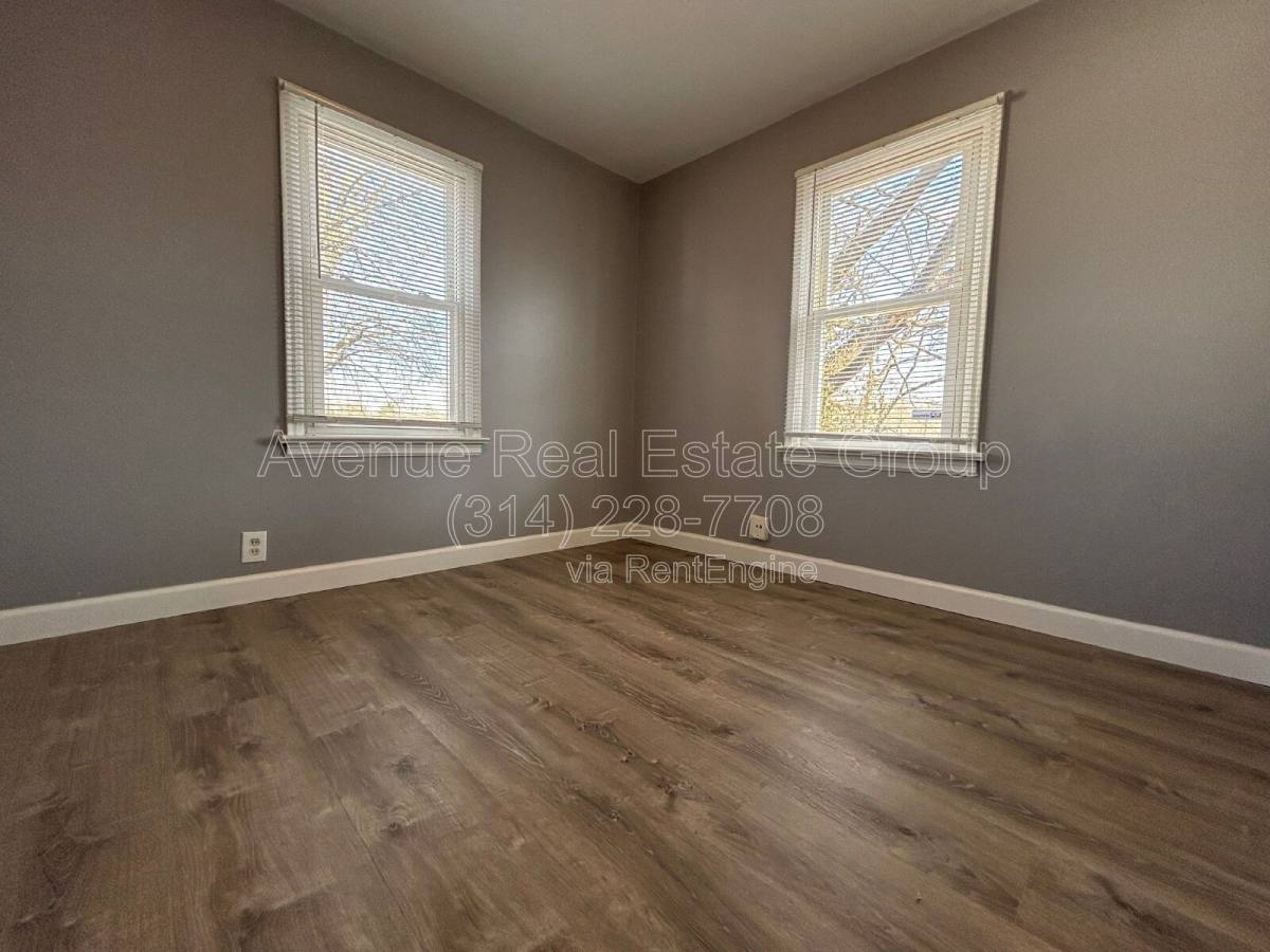 House for rent at 8306 Whitewater Dr, Saint Louis, MO 63134