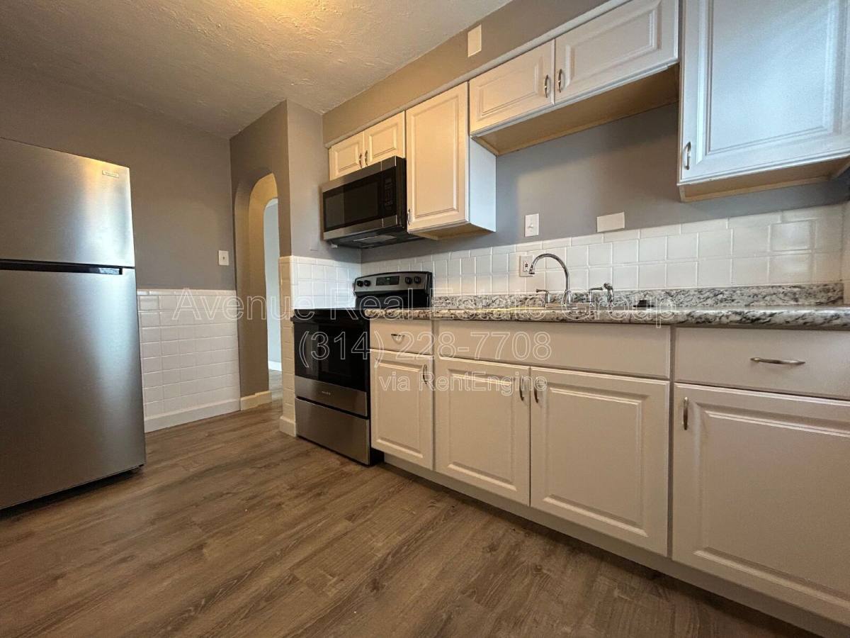 House for rent at 8306 Whitewater Dr, Saint Louis, MO 63134
