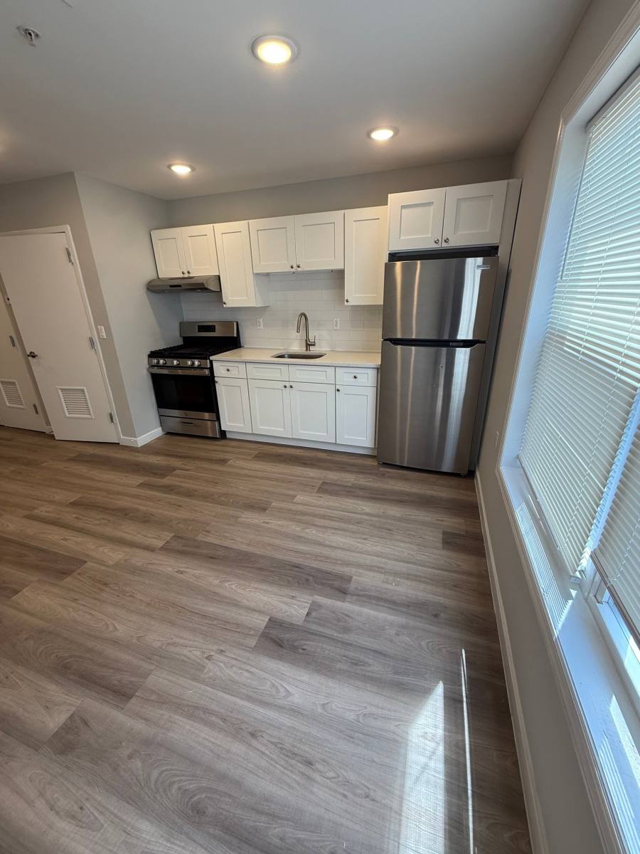 Apartment for rent at 8-10 Godwin Ave #302, Paterson, NJ 07501
