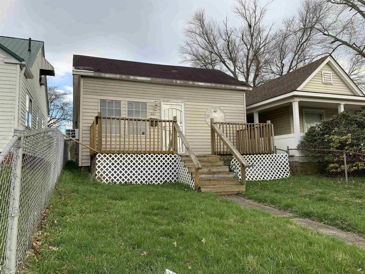 House for rent at 1861 Madison Ave, Huntington, WV 25704