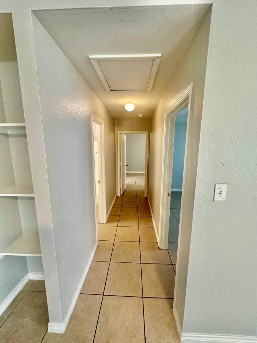 Townhouse for rent at 13147 Independence Ave, San Antonio, TX 78233