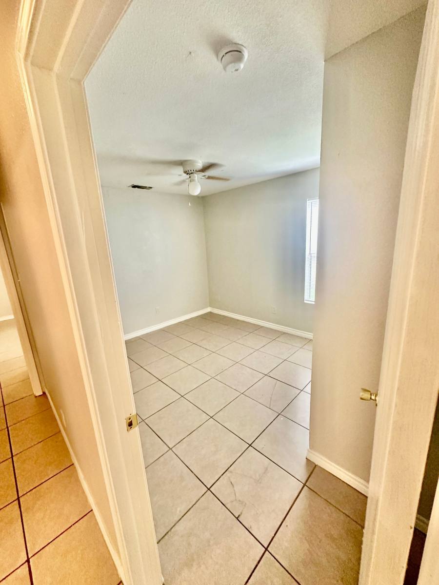 Townhouse for rent at 13147 Independence Ave, San Antonio, TX 78233