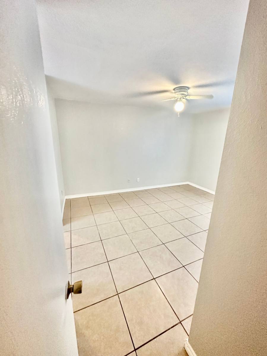 Townhouse for rent at 13147 Independence Ave, San Antonio, TX 78233