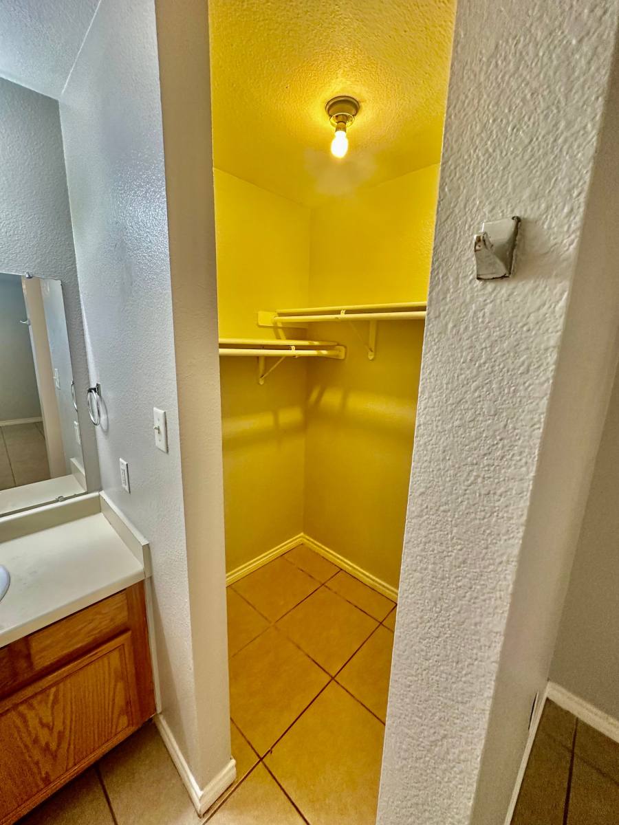 Townhouse for rent at 13147 Independence Ave, San Antonio, TX 78233