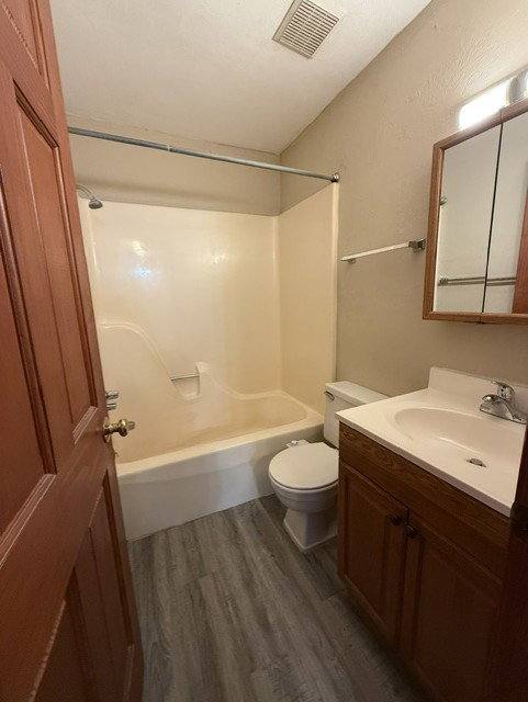 Apartment for rent at 1306 9th St #205, Highland, IL 62249