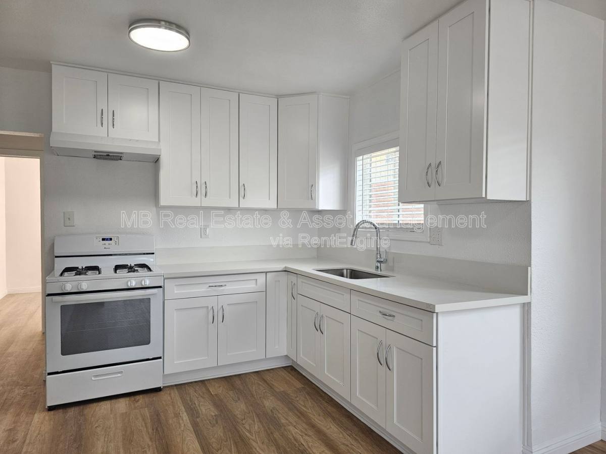 Apartment for rent at 4754 W 163rd St, Lawndale, CA 90260