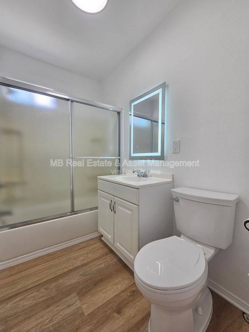 Apartment for rent at 4754 W 163rd St, Lawndale, CA 90260