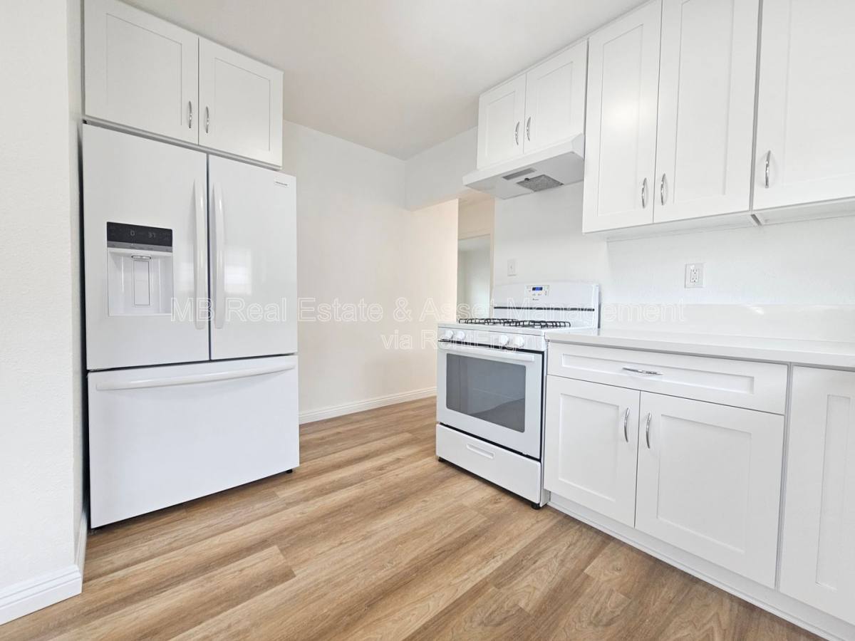 Apartment for rent at 4754 W 163rd St, Lawndale, CA 90260