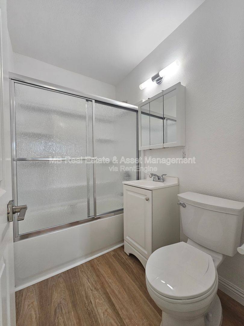 Apartment for rent at 4754 W 163rd St, Lawndale, CA 90260