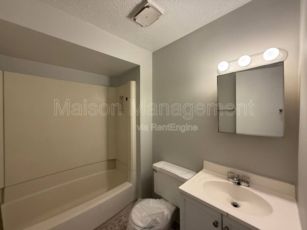 Apartment for rent at 71 Marshall St #6, Rochester, NY 14607