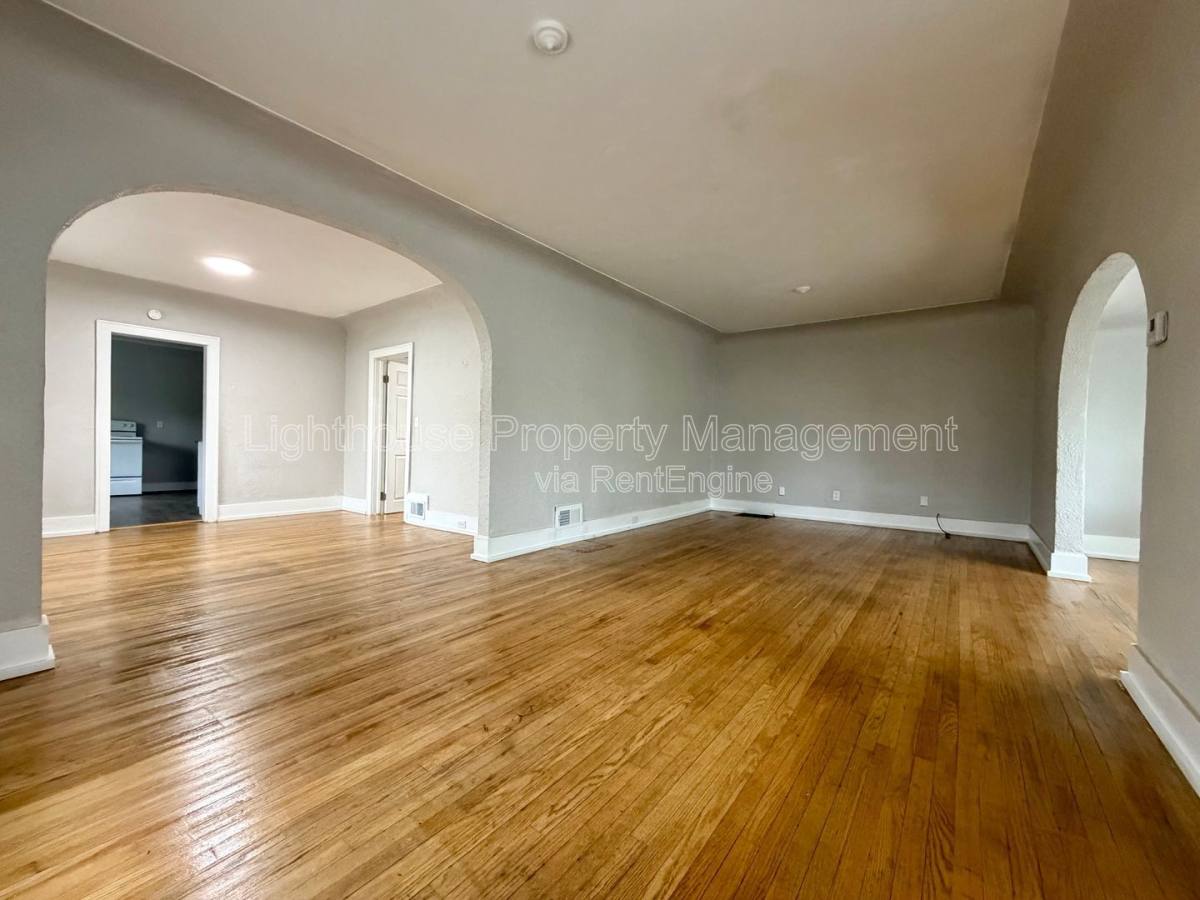 House for rent at 2145 8th St, Muskegon, MI 49444
