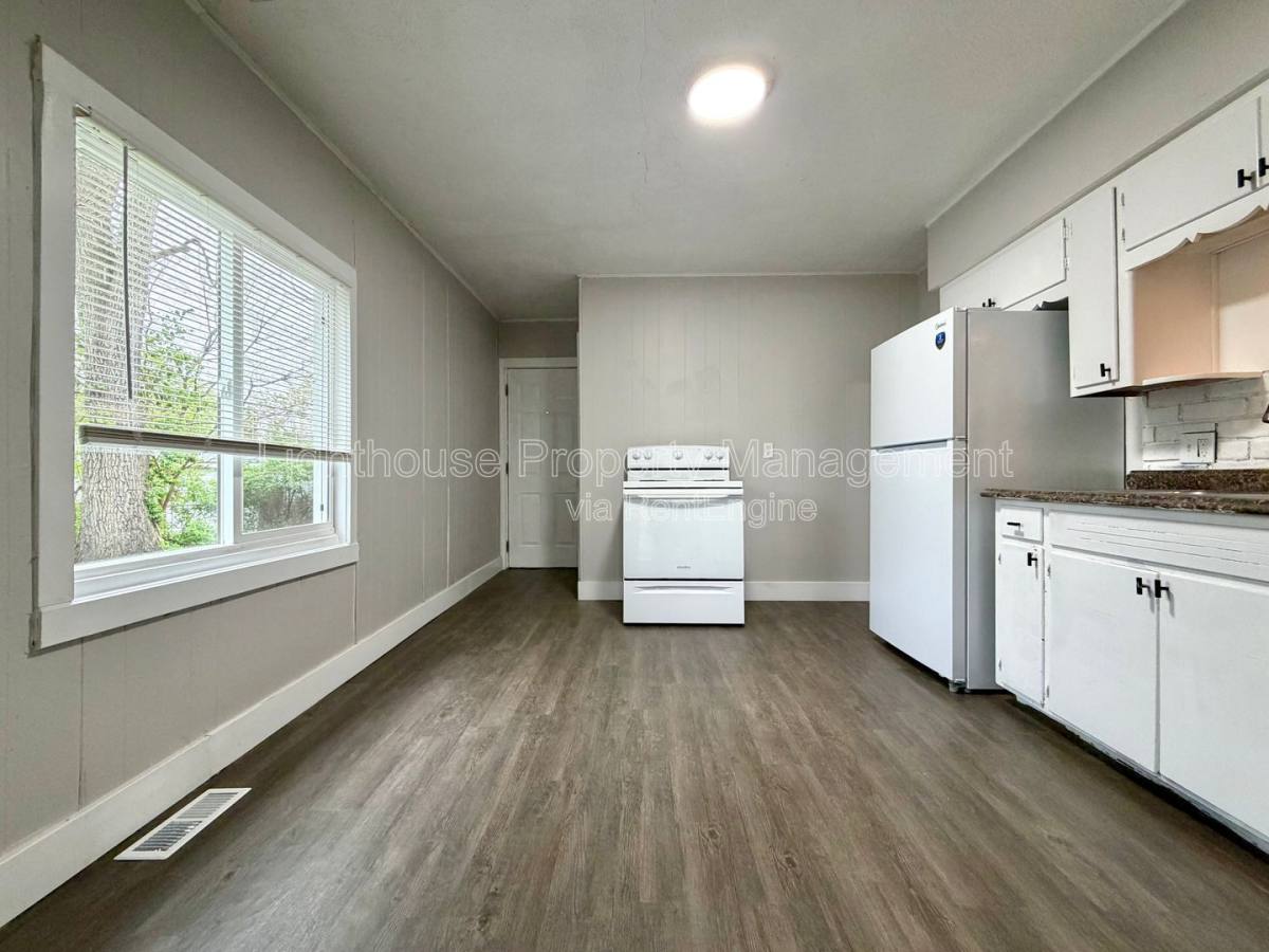 House for rent at 2145 8th St, Muskegon, MI 49444