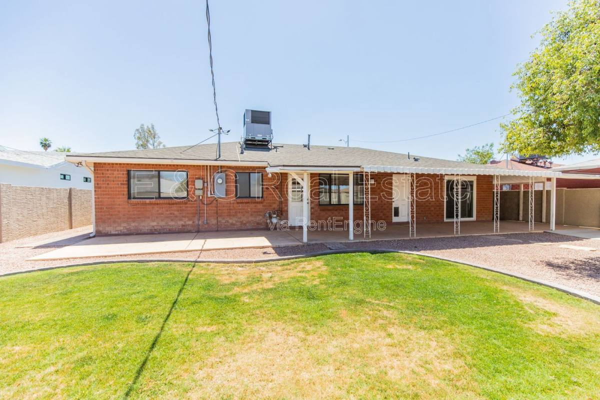 House for rent at 8050 E Clarendon Ave, Scottsdale, AZ 85251