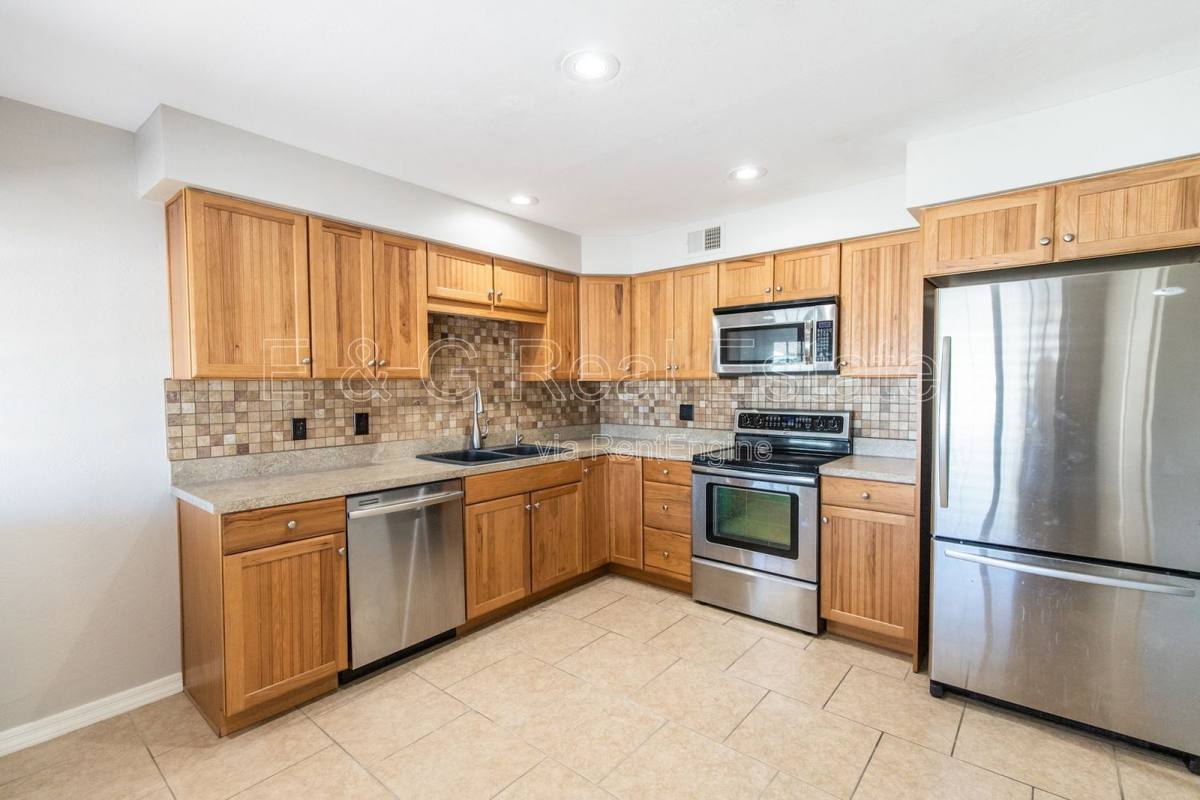 House for rent at 8050 E Clarendon Ave, Scottsdale, AZ 85251