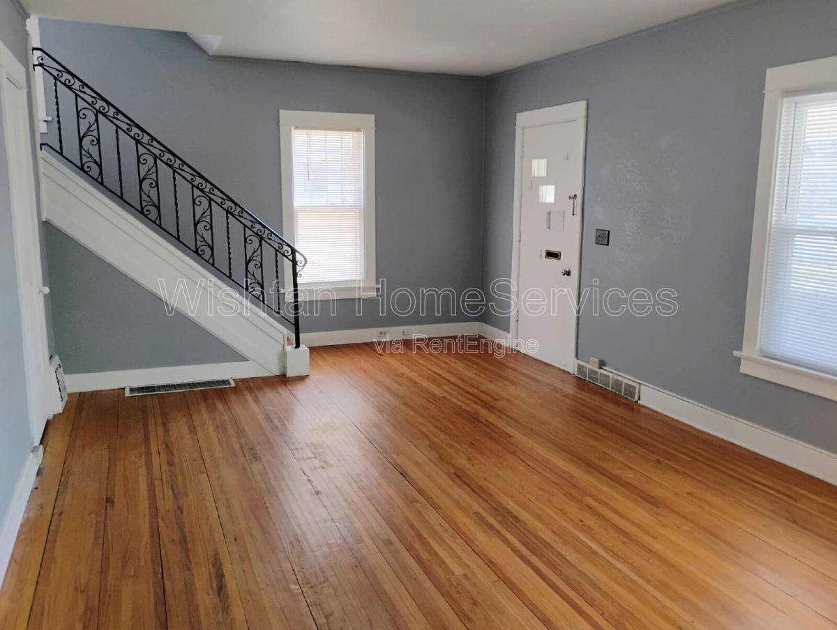 House for rent at 159 W Locust St, Canton, IL 61520