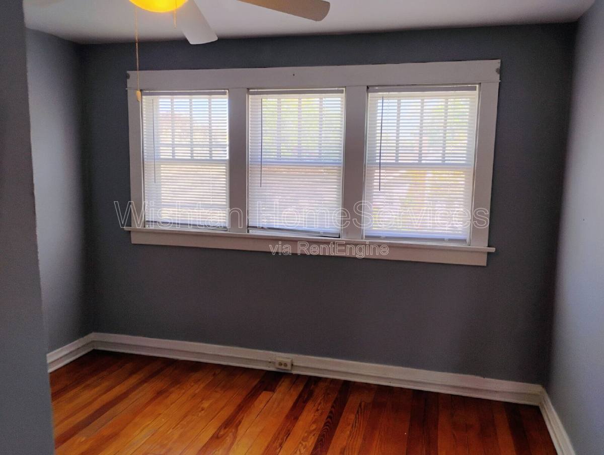 House for rent at 159 W Locust St, Canton, IL 61520