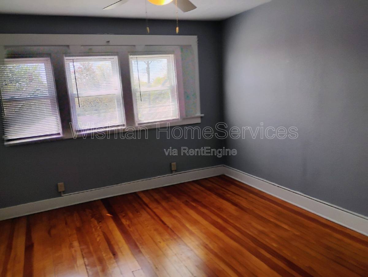 House for rent at 159 W Locust St, Canton, IL 61520