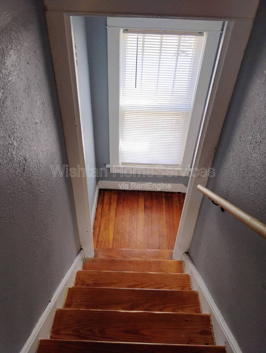 House for rent at 159 W Locust St, Canton, IL 61520