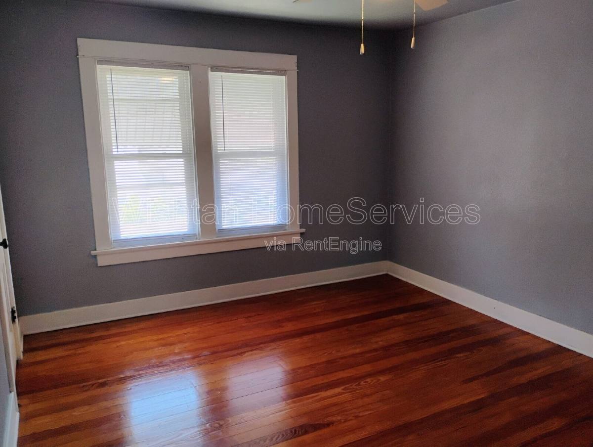 House for rent at 159 W Locust St, Canton, IL 61520