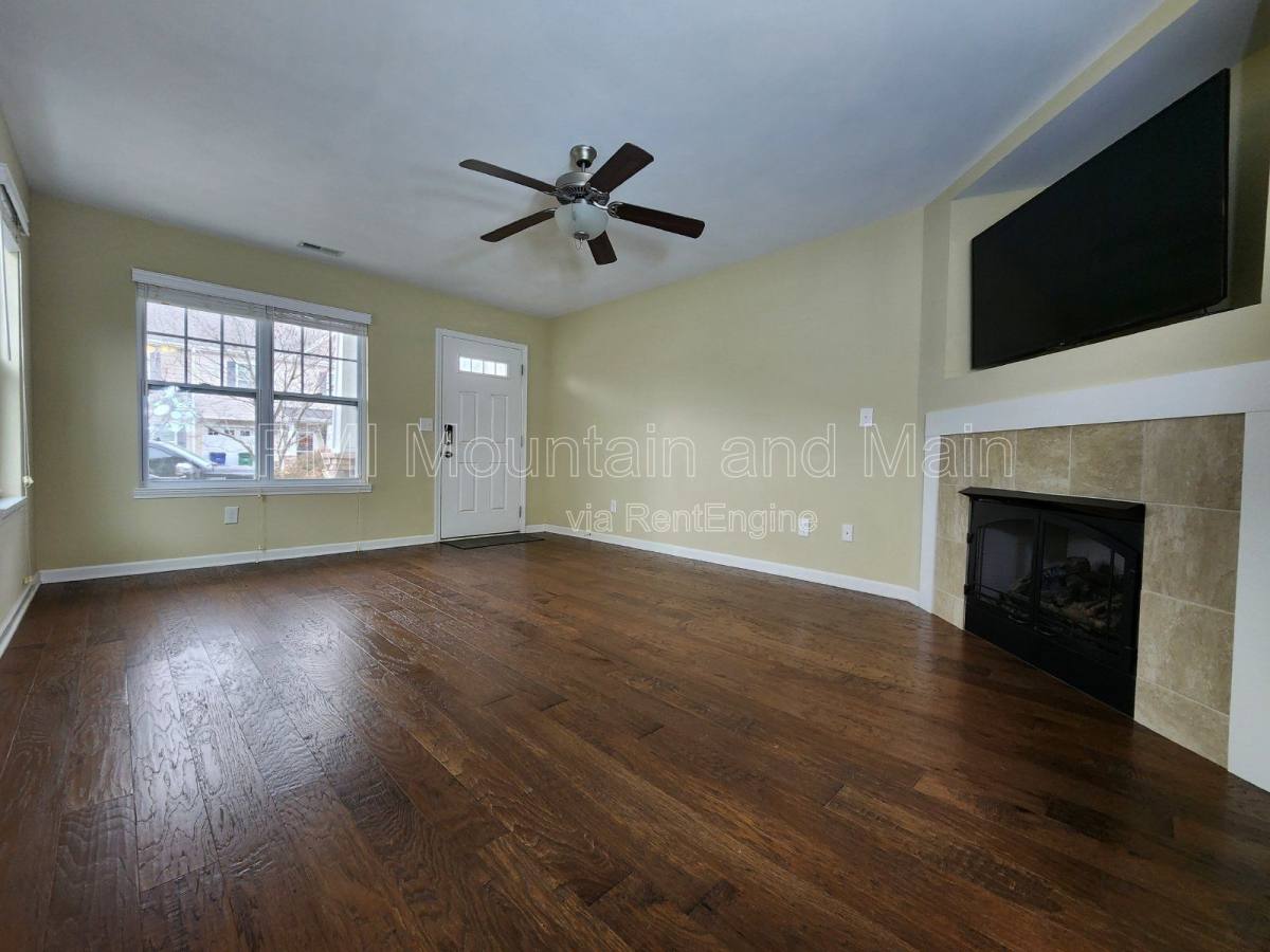 Townhouse for rent at 19 Barnett Shoals Dr, Weaverville, NC 28787