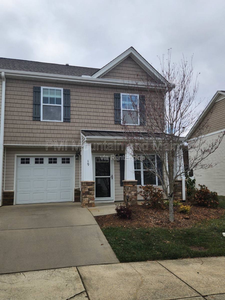 Townhouse for rent at 19 Barnett Shoals Dr, Weaverville, NC 28787