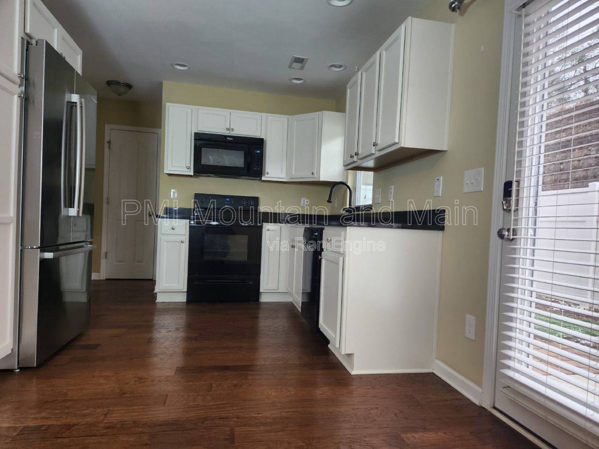 Townhouse for rent at 19 Barnett Shoals Dr, Weaverville, NC 28787