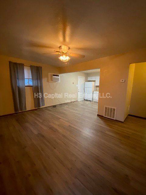 Apartment for rent at 208 W Thomas St, Roxana, IL 62084