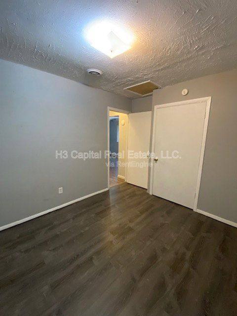 Apartment for rent at 208 W Thomas St, Roxana, IL 62084