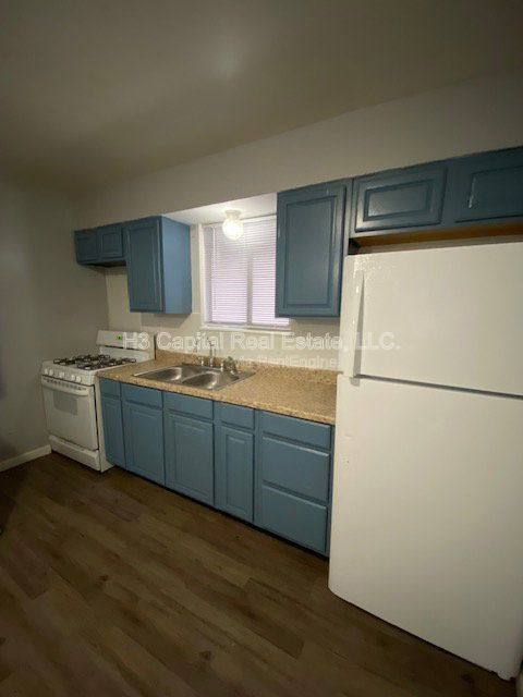 Apartment for rent at 208 W Thomas St, Roxana, IL 62084