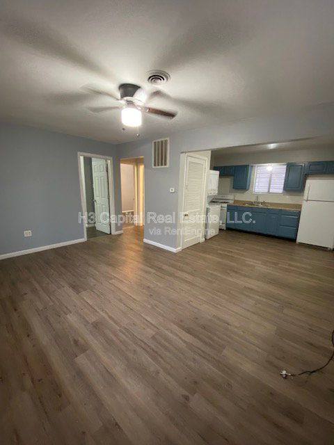 Apartment for rent at 208 W Thomas St, Roxana, IL 62084