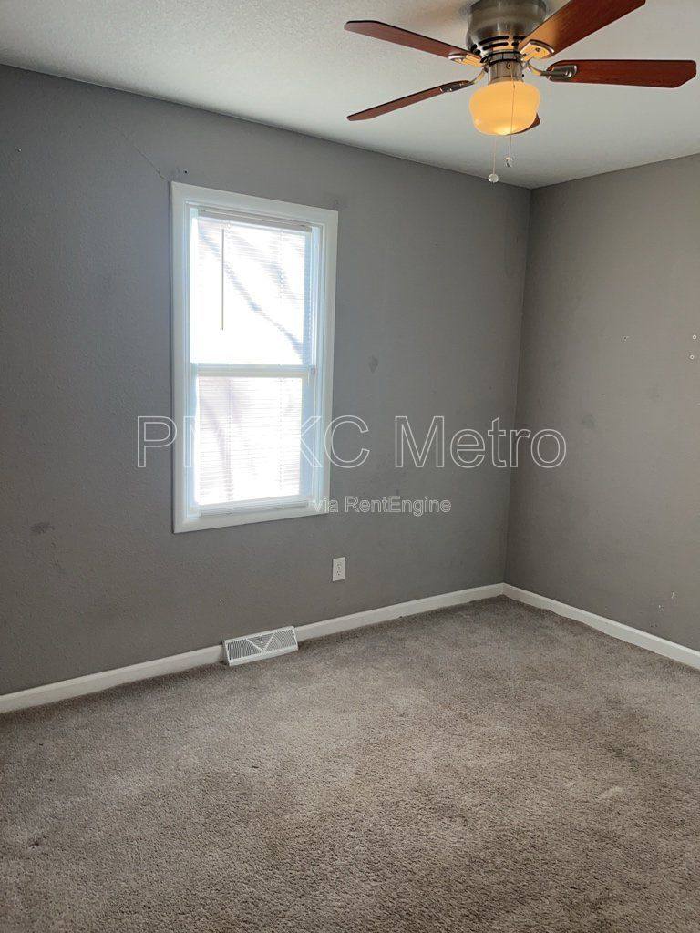 House for rent at 8304 E 110 Terrace, Kansas City, MO 64134