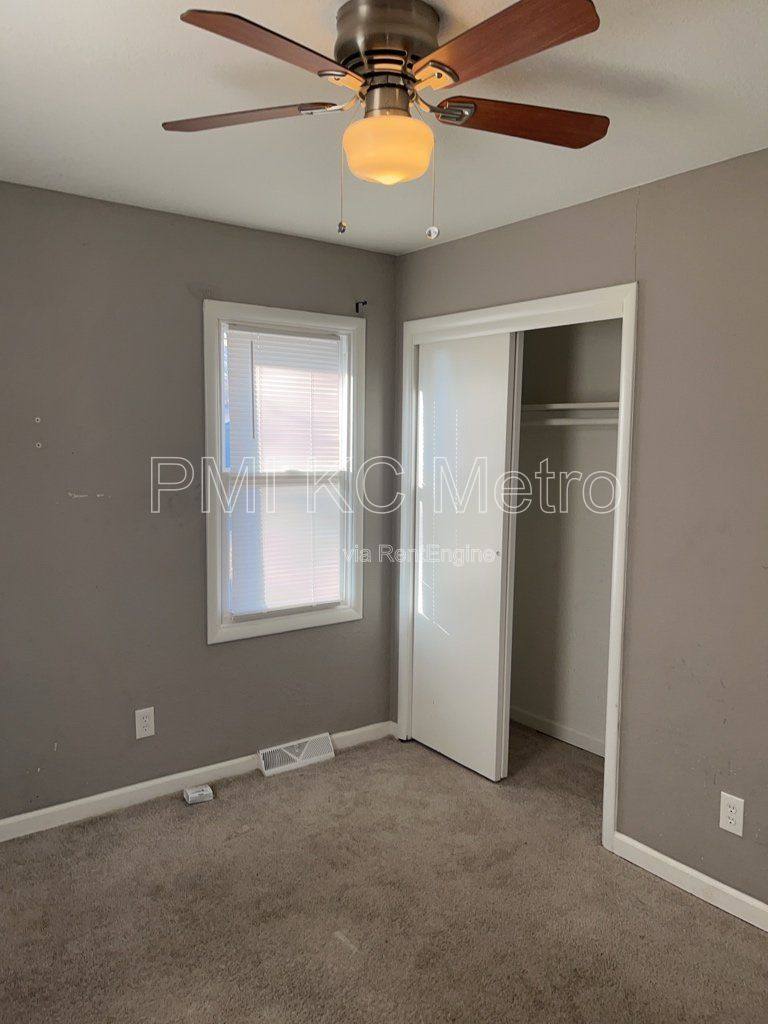 House for rent at 8304 E 110 Terrace, Kansas City, MO 64134