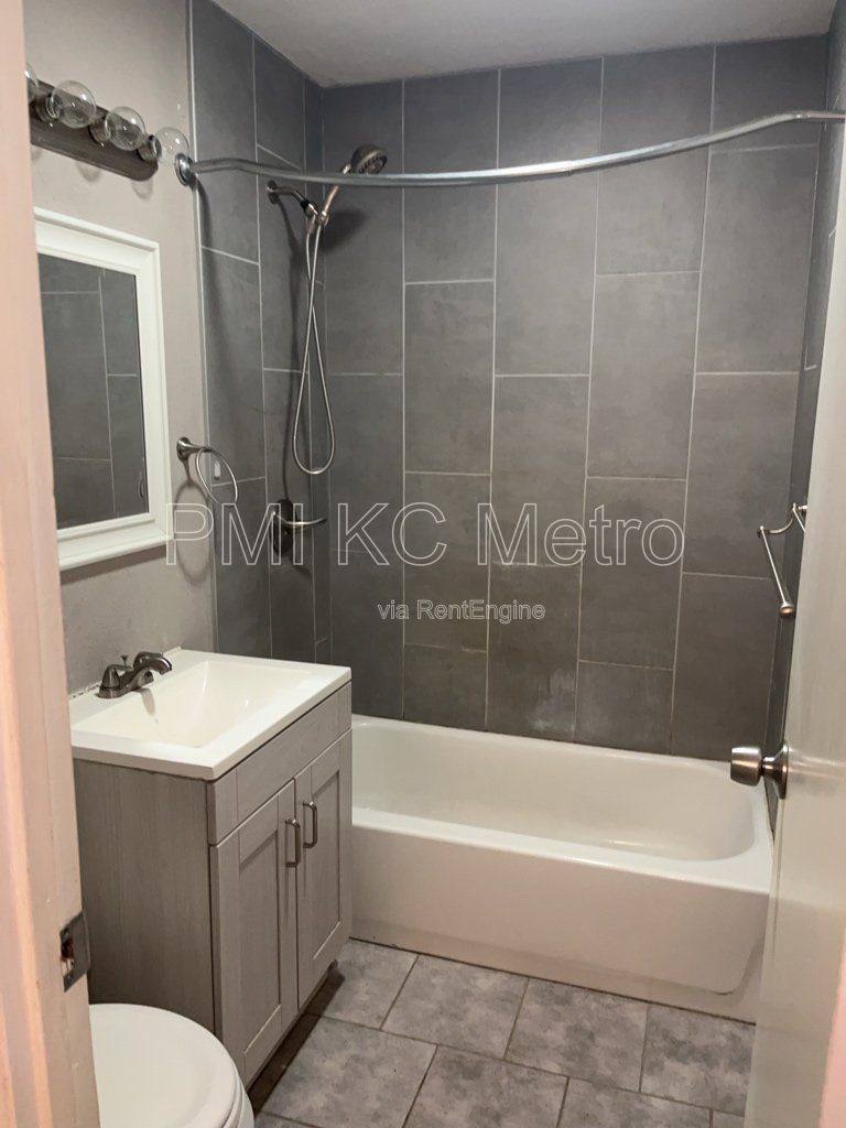 House for rent at 8304 E 110 Terrace, Kansas City, MO 64134