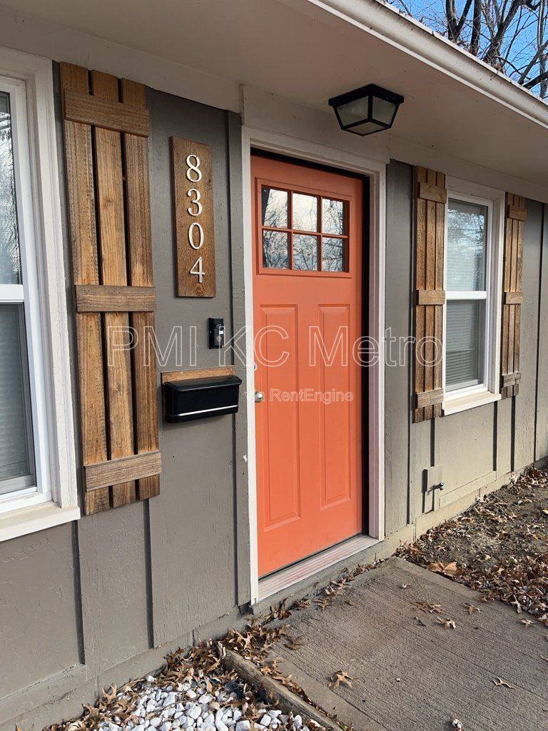 House for rent at 8304 E 110 Terrace, Kansas City, MO 64134